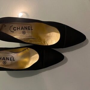 Chanel blk silk pump